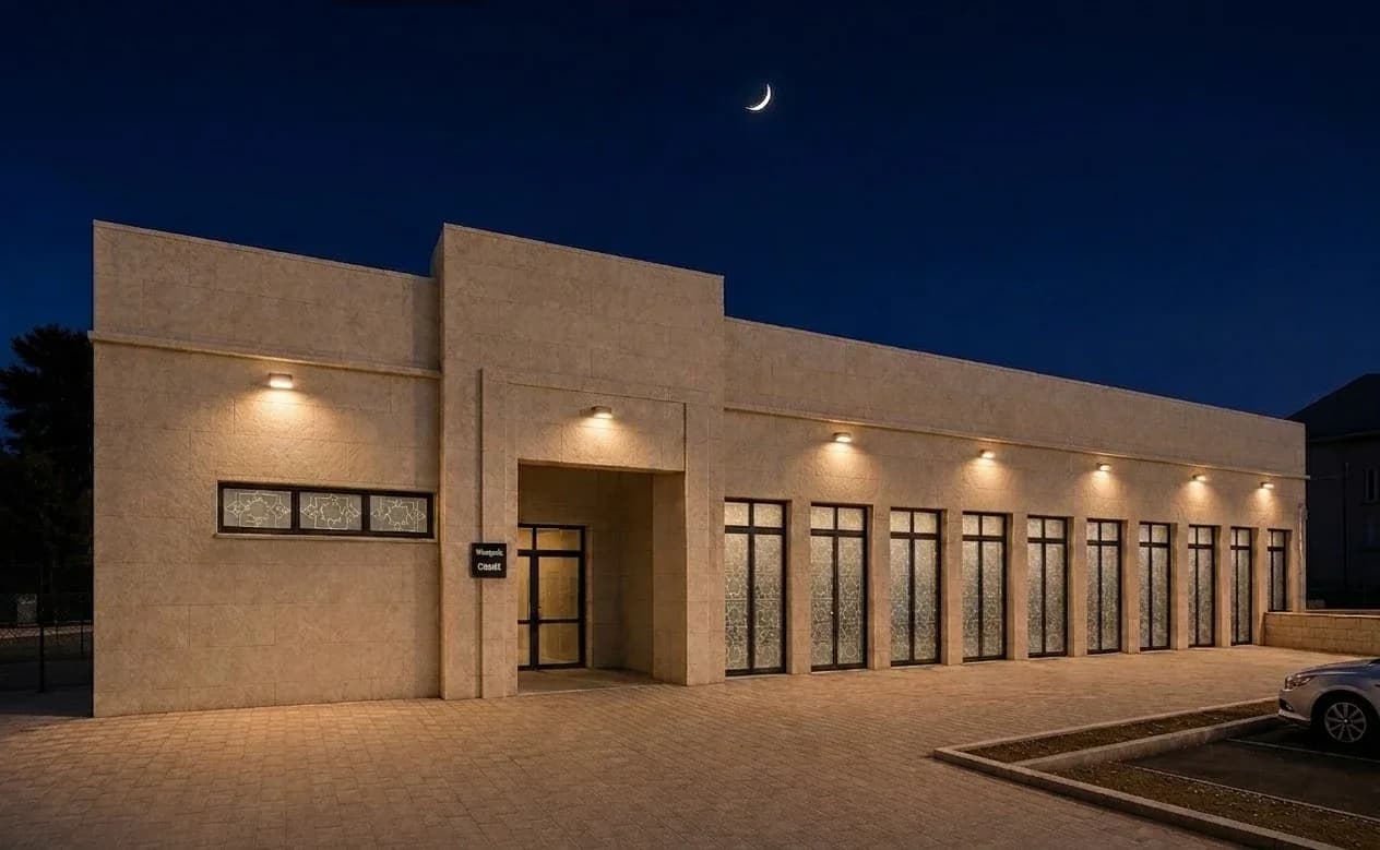 Vue de projet : la façade de la mosquée après son habillage en pierre, prévu en phase 2