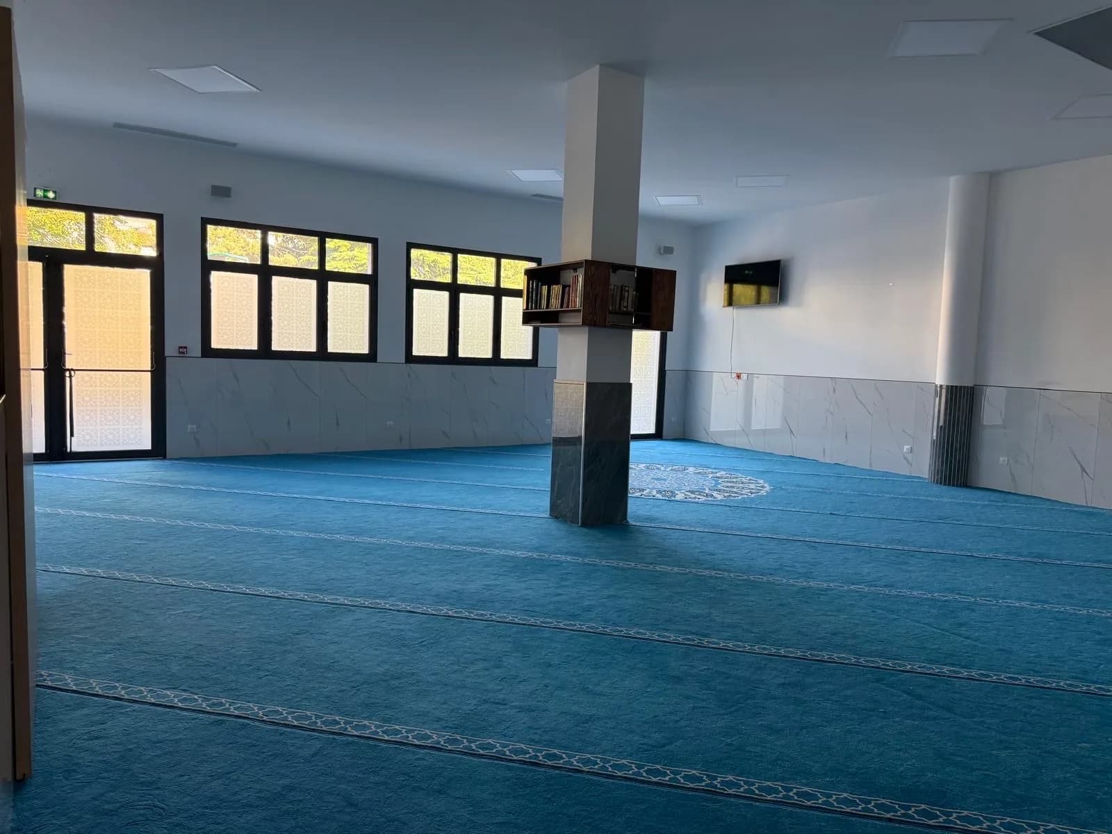 La salle des sœurs dans toute sa largeur